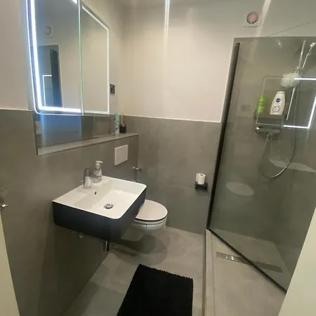 2 Zimmer Wohnung In Krefeld City/Apartment + Netflix+Prime Exterior photo
