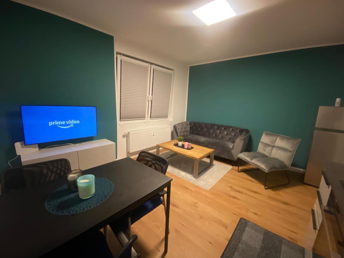 2 In City/apartment + Netflix+prime Apartment